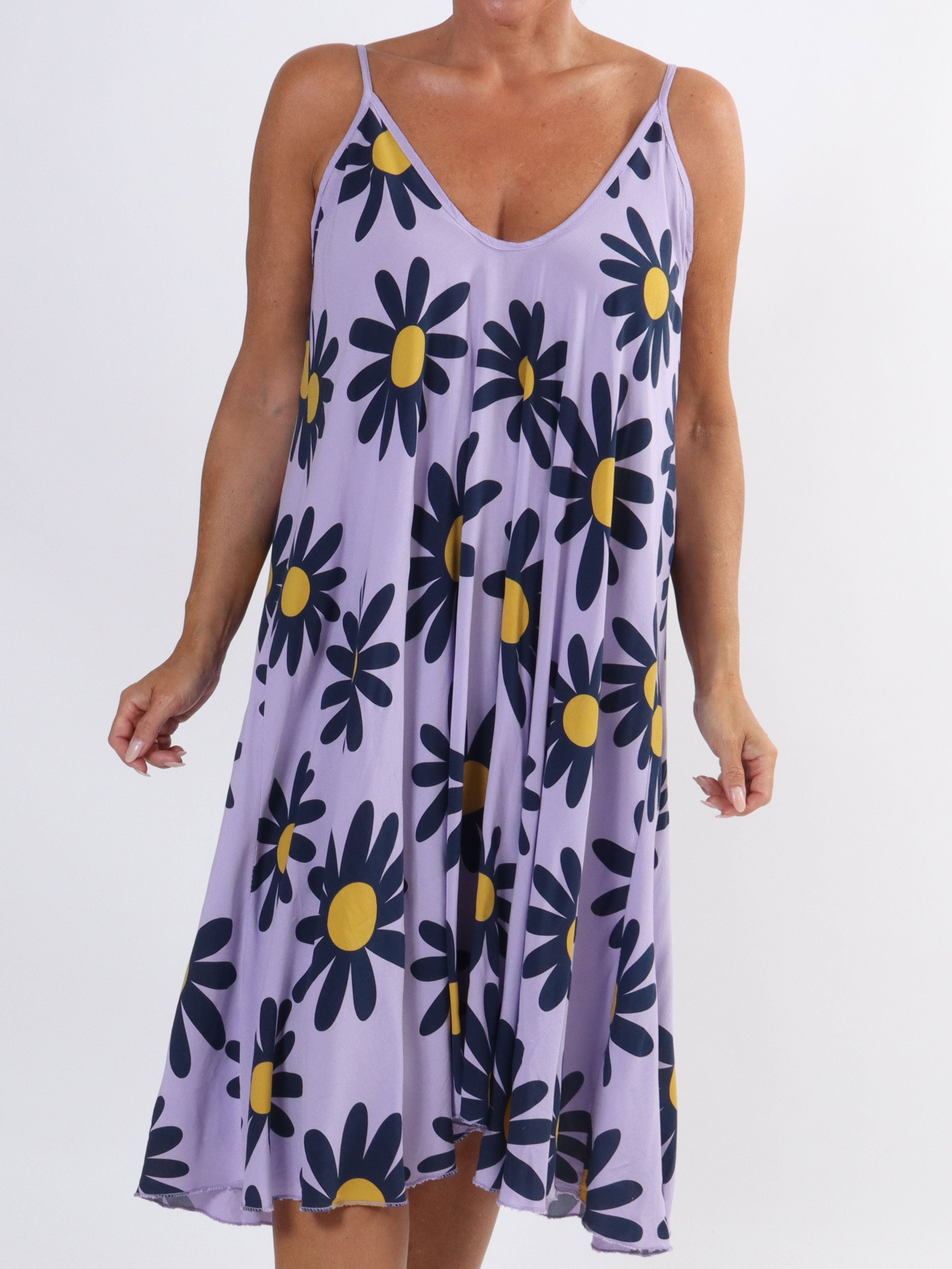 Maddie Sunflower - Söt klänning i plus size med blomstermotiv
